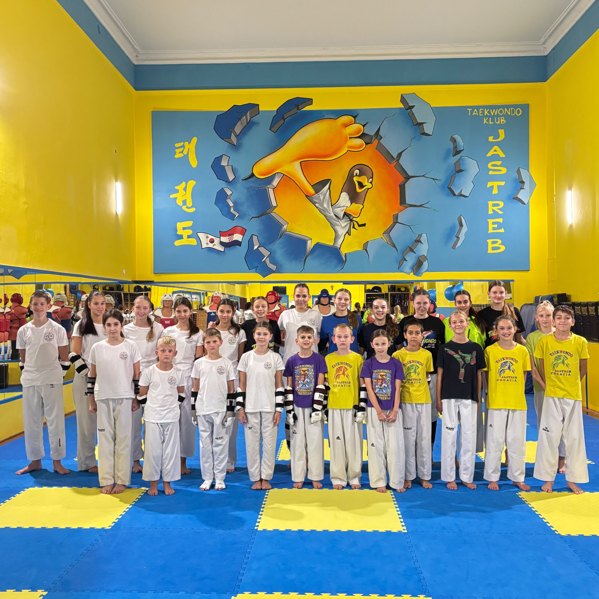 Zajednička fotografija sportaša Taekwondo kluba Olimp i Taekwondo kluba Jastreb nakon treninga